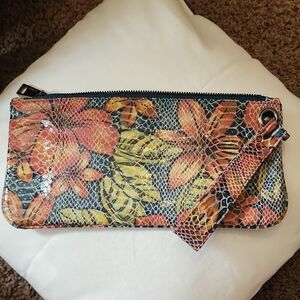 Hobo Floral Print Hibiscus Hawaii Clutch with Wristlet